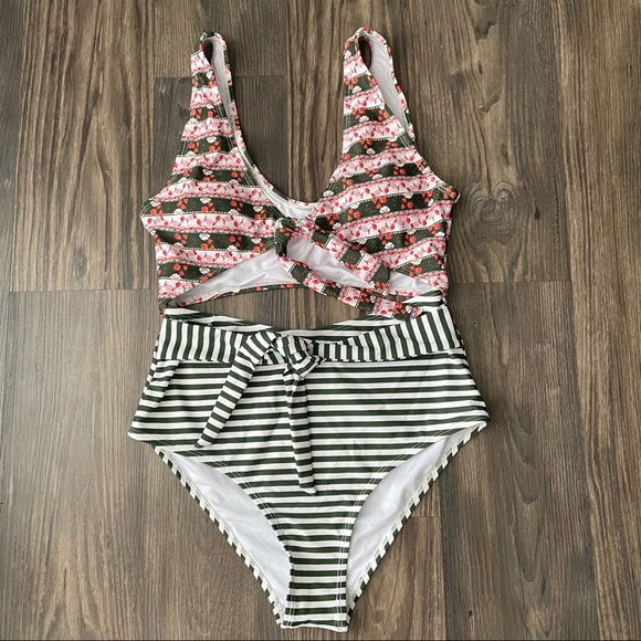 Cupshe NWT Striped and Floral Mix Print One Piece Swimsuit - Picture 5 of 16
